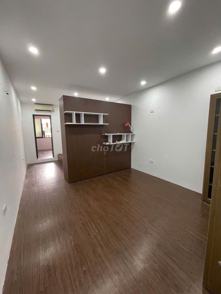 Bán Căn Hộ tập thể, gồm 3 ngủ, 2 wc, phố Nguyễn Trãi, Thanh Xuân, HN