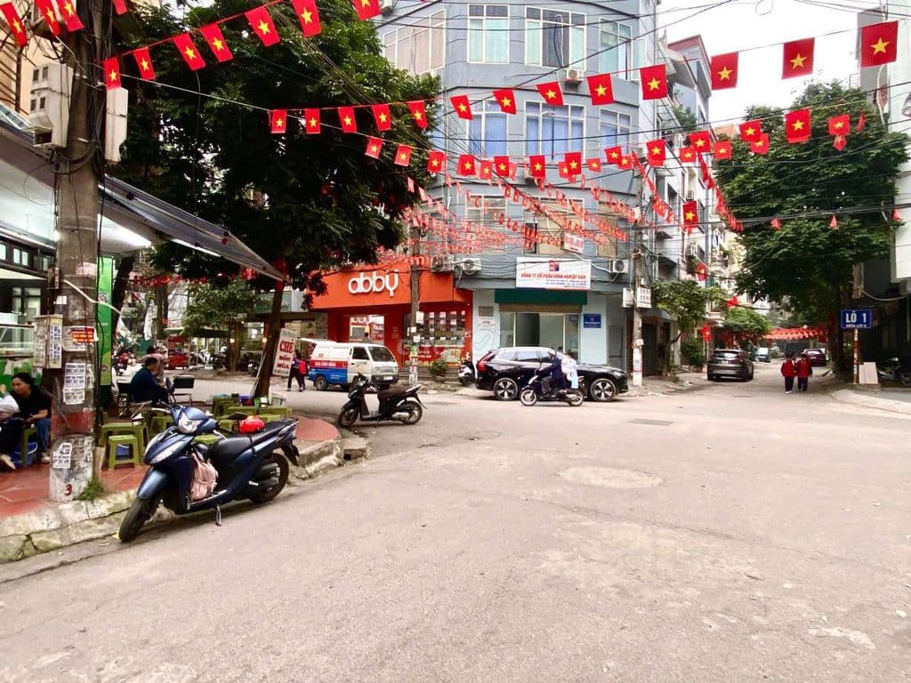 Thuê Văn Phòng 60m2 Đền Lừ - Hoàng Mai. Mặt tiền 15m, Ô tô đỗ FREE