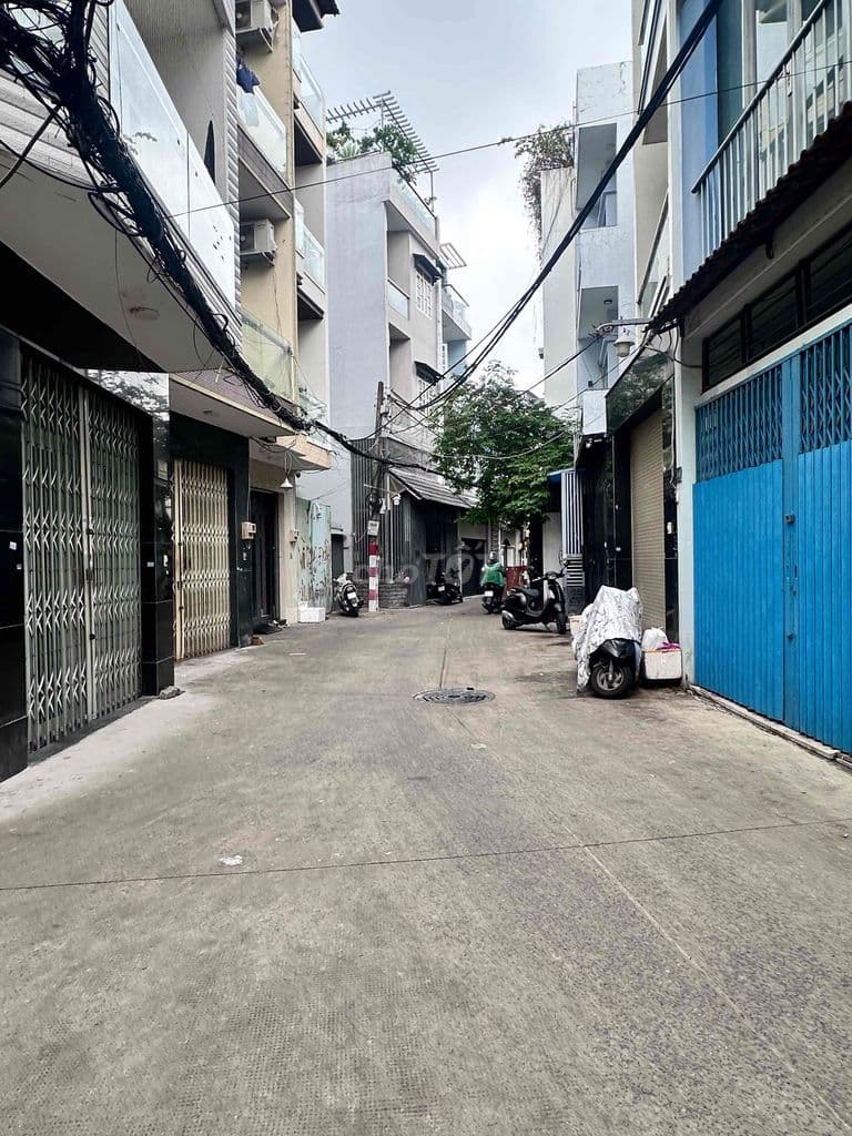 3.7 Tỷ - 300M Ra CV Bàu Cát - Đường Trước Nhà Rộng 6 Mét