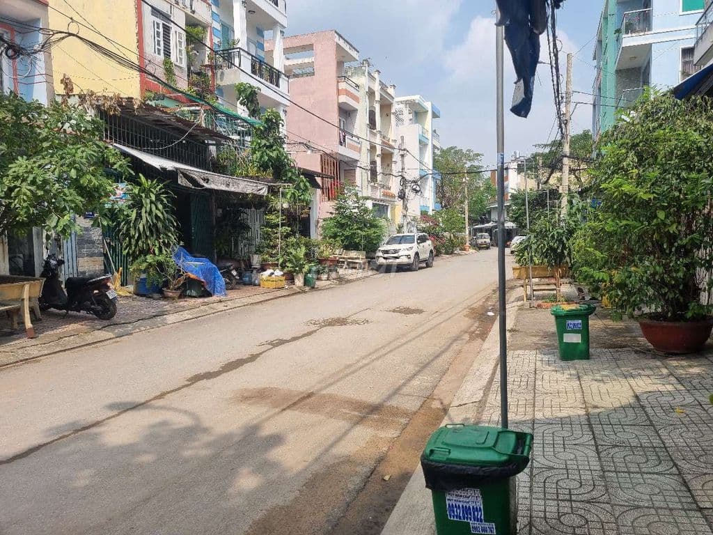 Bán nhà MTKD đường số KDC Nam Hùng Vương - 4.5x18.0m - 3tầng - 4PN,4WC