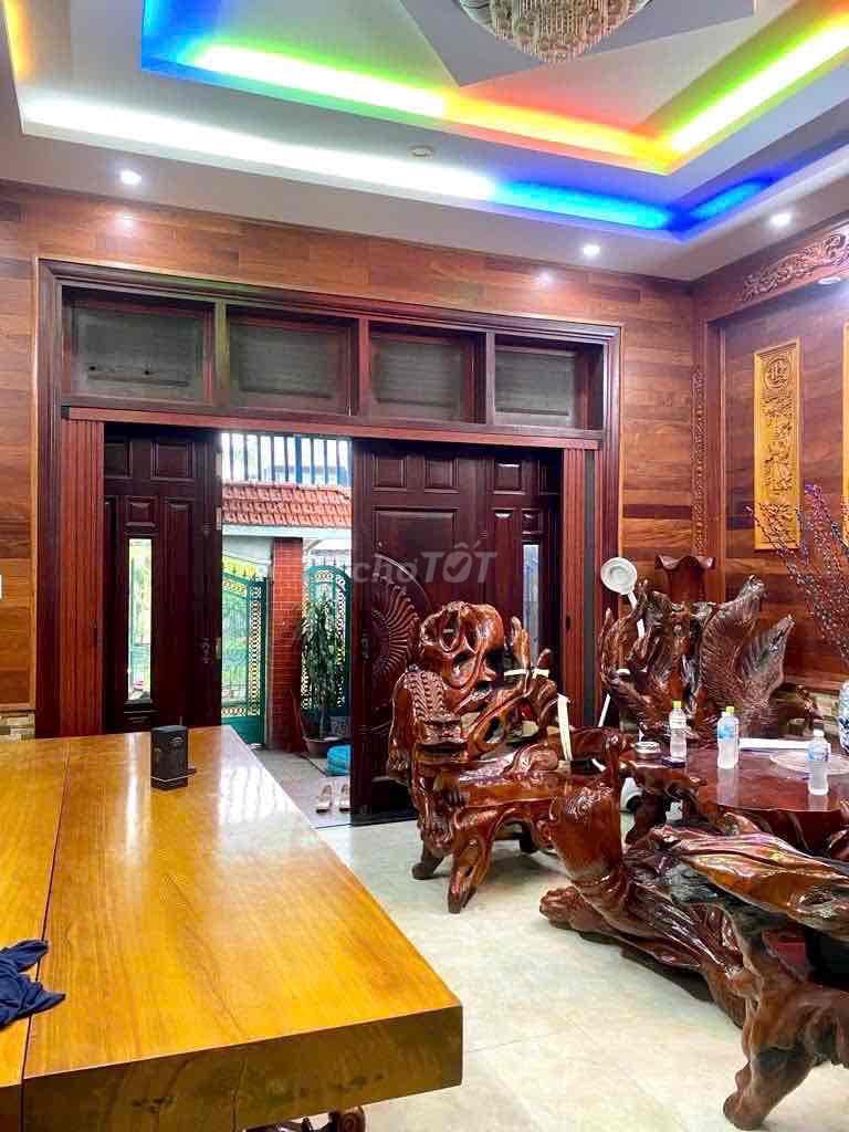 Nhà mặt tiền Đường số P. Hiệp Bình DT 112m2 4PN 3 lầu giá nhỉnh 7 tỷ