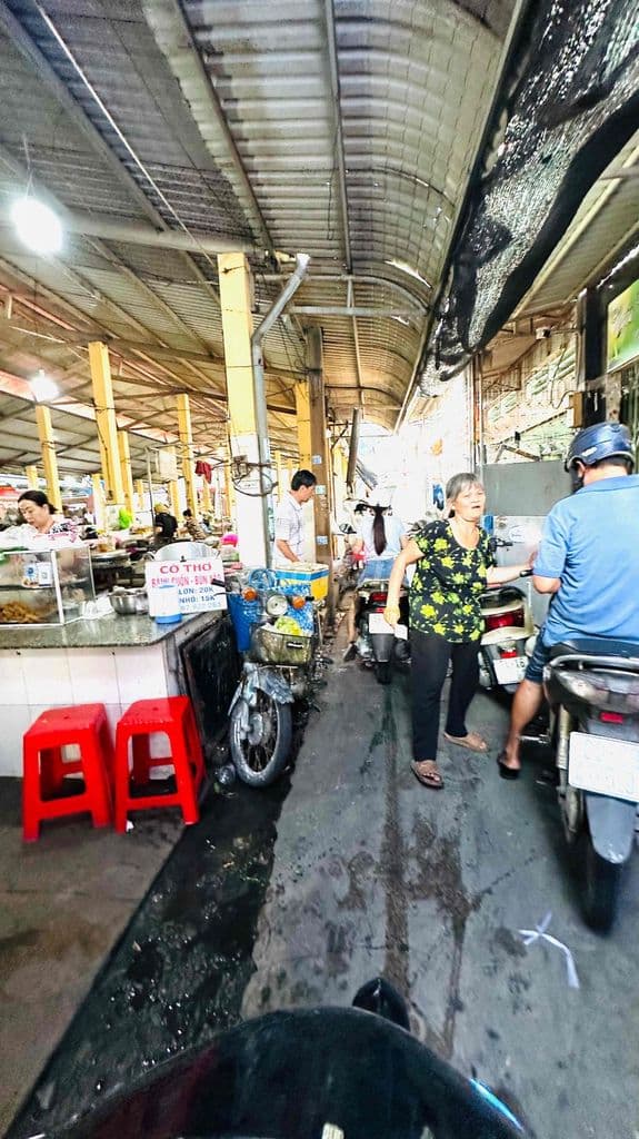 nhà mặt tiền chợ Tam Hà. trong lồng chợ. kinh doanh tốt. sổ hồng sạch - Ảnh 2