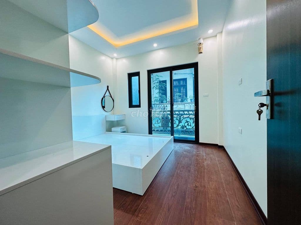 Nhà Phú Diễn xây mới, thang máy, ô tô đỗ cửa, full nội thất - Ảnh 2