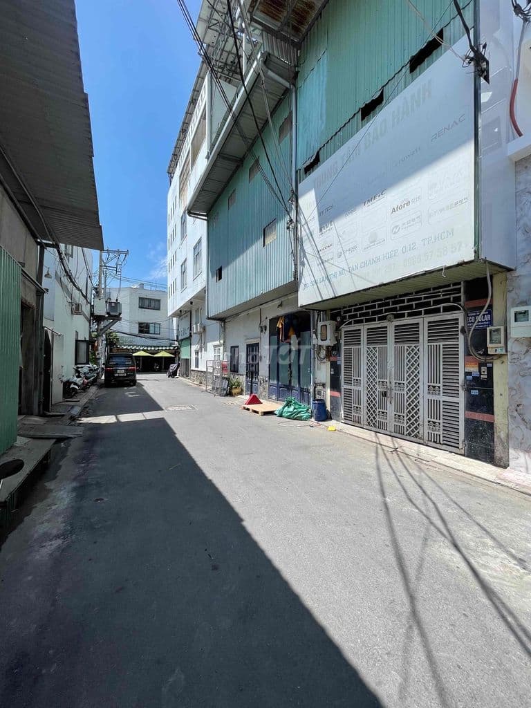 Nhà Phố Mới Xây Có Thang Máy. 4mx18m. Cách mặt tiền vài bước chân - Ảnh 2