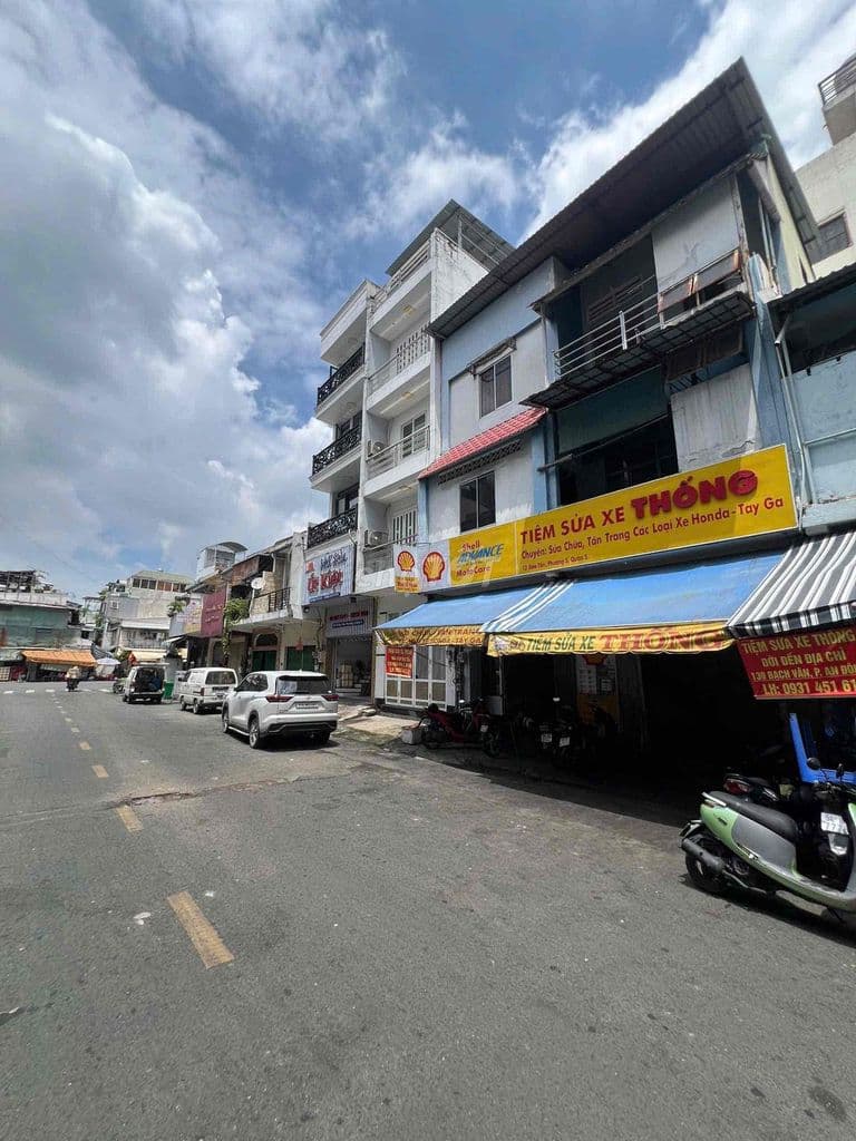 MẶT TIỀN 3 TẦNG NGANG 8M KHU CHỢ HOÀ BÌNH Q5. CHỈ 320TR/M2