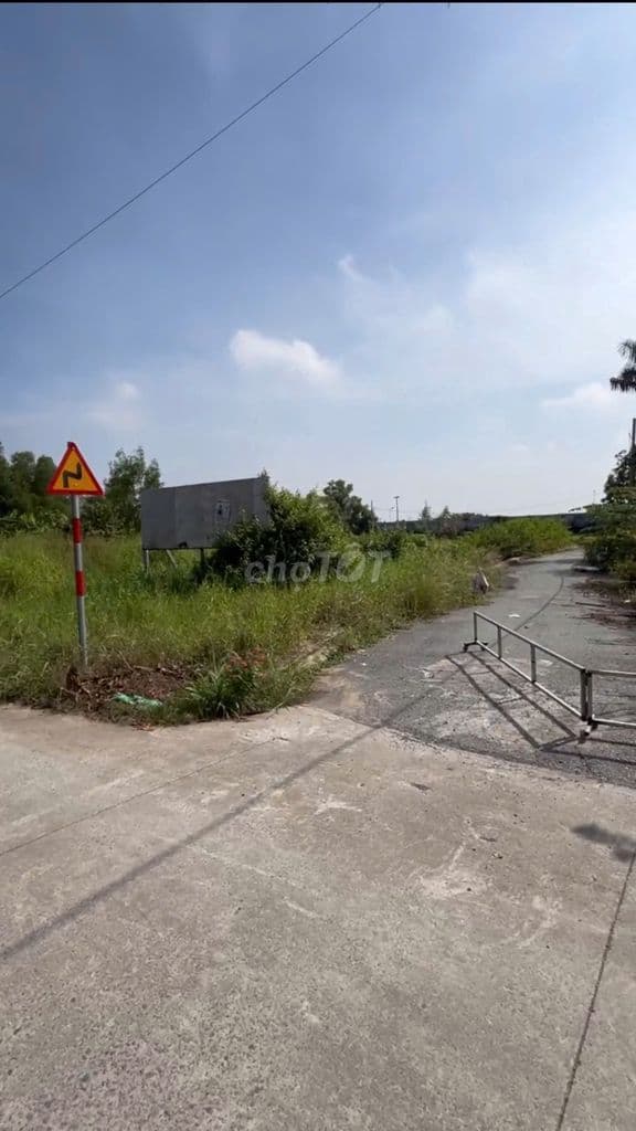 580 triệu – mua được lô góc 2 mặt tiền ngay trung tâm Bình Chánh - SHR - Ảnh 2