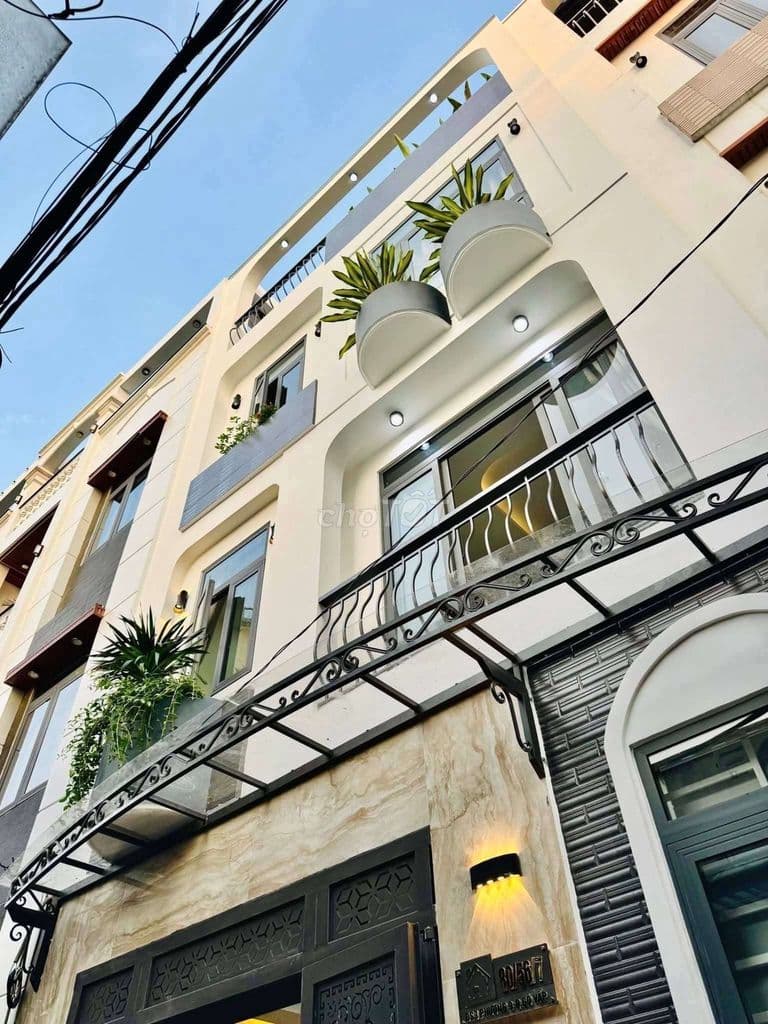Căn Đường số 3 - và căn Huỳnh Văn Nghệ