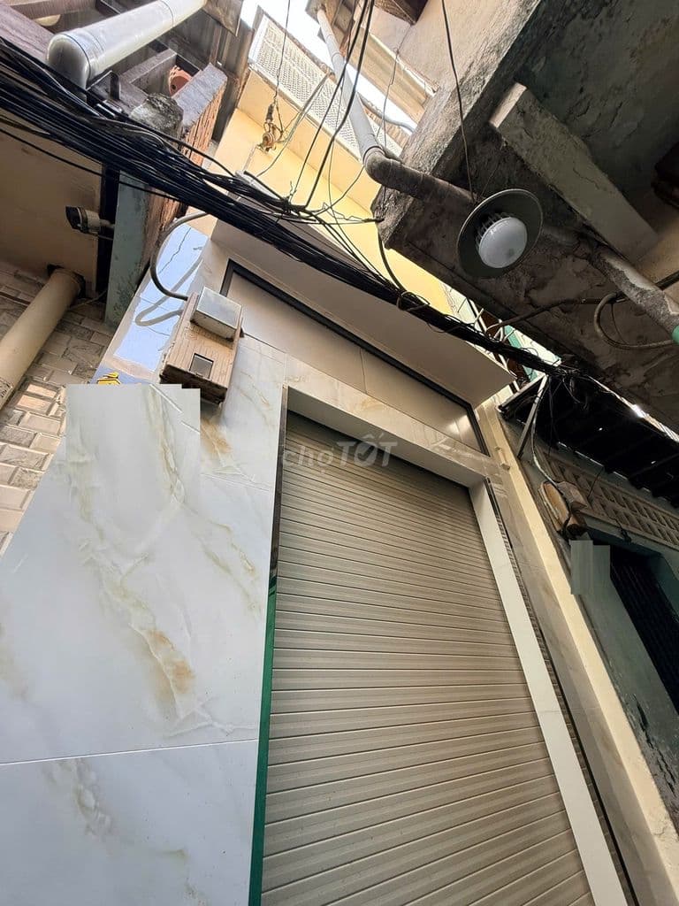 CHỈ NHỈNH 2 TỶ SỞ HỮU HỘ KHẨU NỞ HẬu QUẬN 1 - 25M2 + 3 TẦNG - 3 Tầng