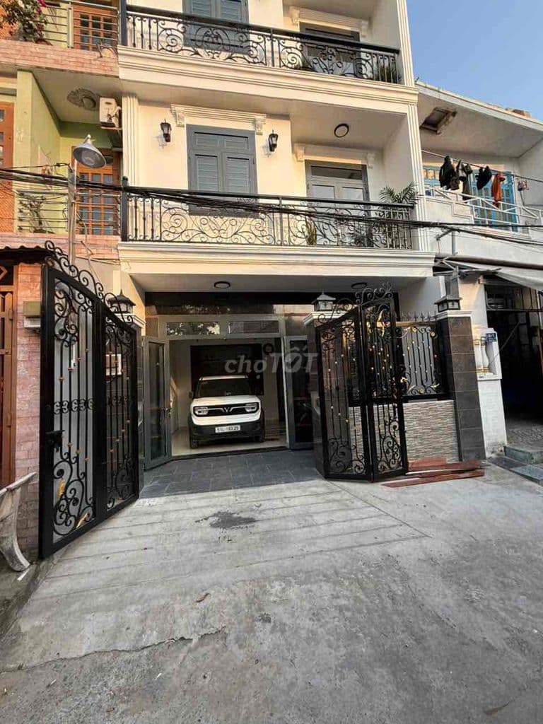 Nhà Quận 2 57m², 1 trệt 2 lầu, ô tô vào nhà, giá 8,2 tỷ