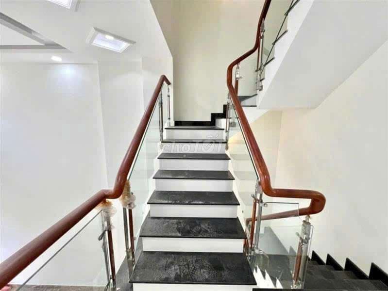 SIÊU PHẨM NHÀ 5 TÂNG HÀ HUY GIÁP -THẠNH LỘC -Q12-HẺM 12M-DT 64M - Ảnh 3