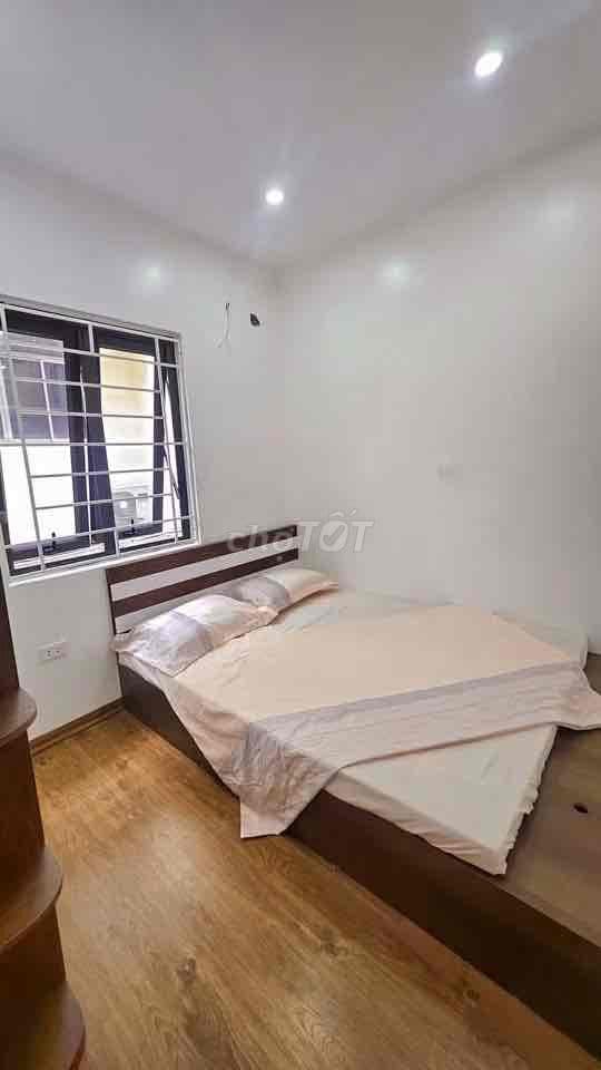 Bán TT Hoàng Quốc Việt, nhà siêu đẹp, thoáng, 2 ngủ khách bếp full NT - Ảnh 3