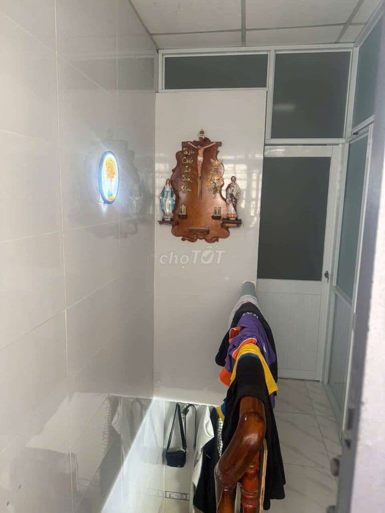 Nhà Sau Căn Mặt tiền. đúc 1 lầu 2 phòng ngủ - Ảnh 2