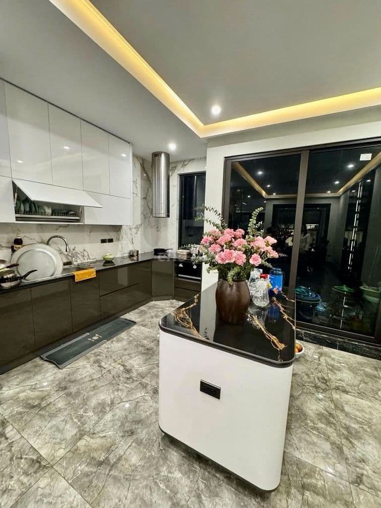 Thái Thịnh, 10m ô tô, ngõ thông, thang máy, 2 thoáng, 36m2, ở ngay - Ảnh 2
