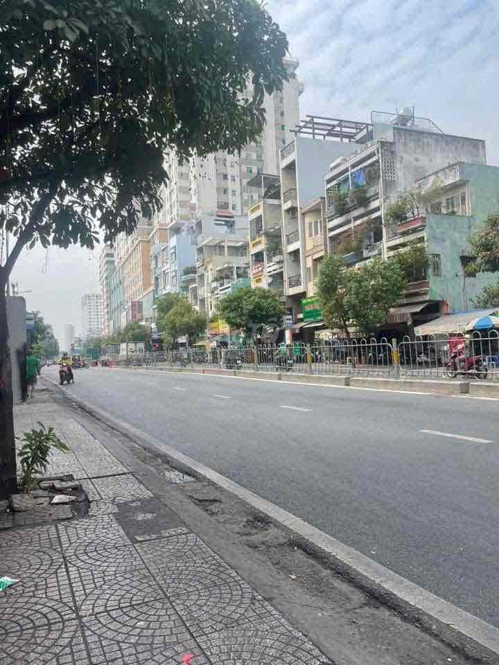 bán nhà 3 tầng vào ở ngay. trên trục đường Hoàng Diệu - Ảnh 2