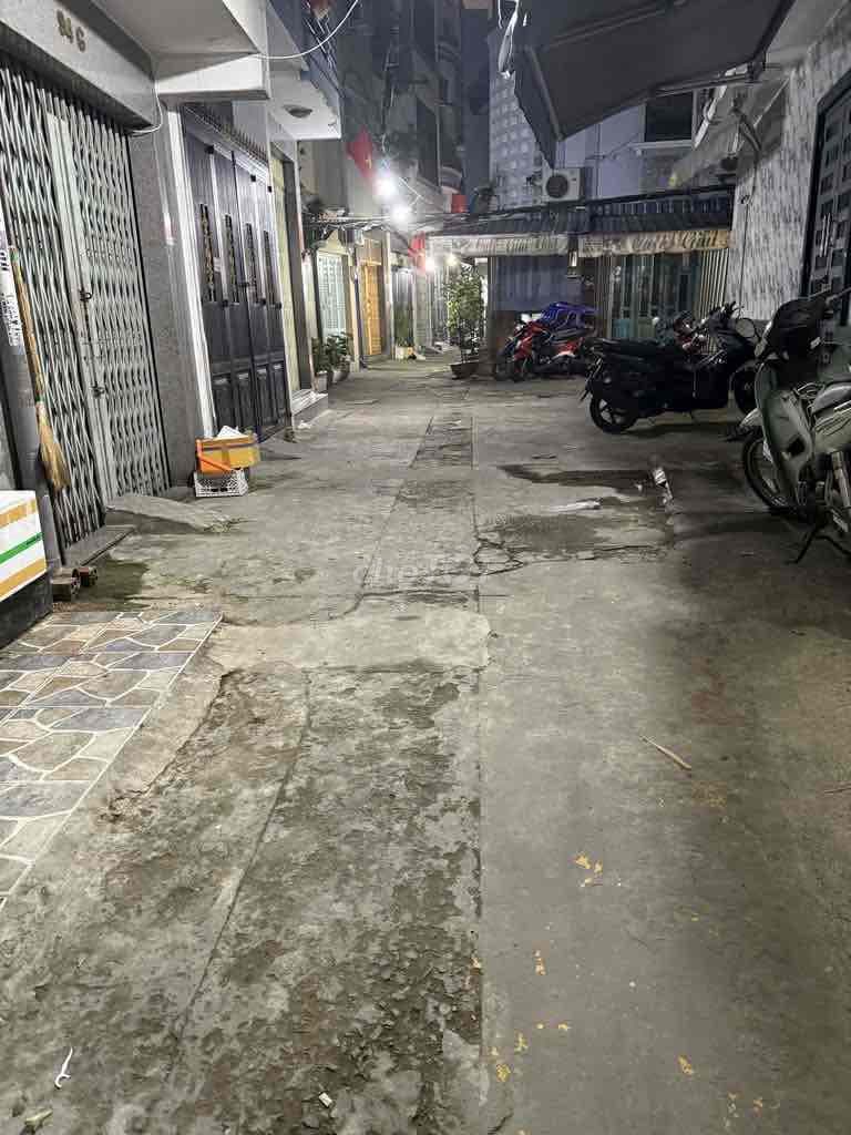Cần Bán Nhà Trần Bình Trọng Q5 giáp Q1