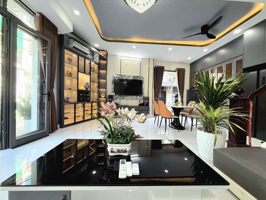căn góc 2 mặt hêm 6m 4 tầng 5pn kế Phú Mỹ Hưng quận 7 6 tỷ 68 - Ảnh 3