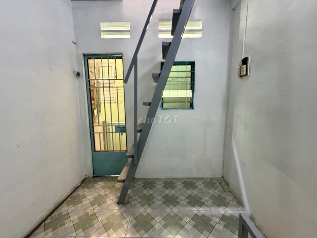 Nhà Trung Tâm Quận Tân Phú , giá chỉ nhỉnh 1 tỷ - Ảnh 3