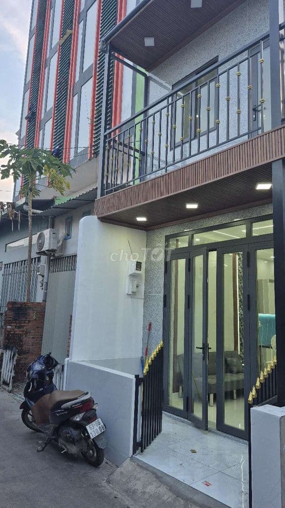 NHÀ BÁN SÁT GÒ XOÀI LÊ VĂN QUỚI -HXH -2PN-2WC. NHÀ MỚI VÀO Ở NGAY.