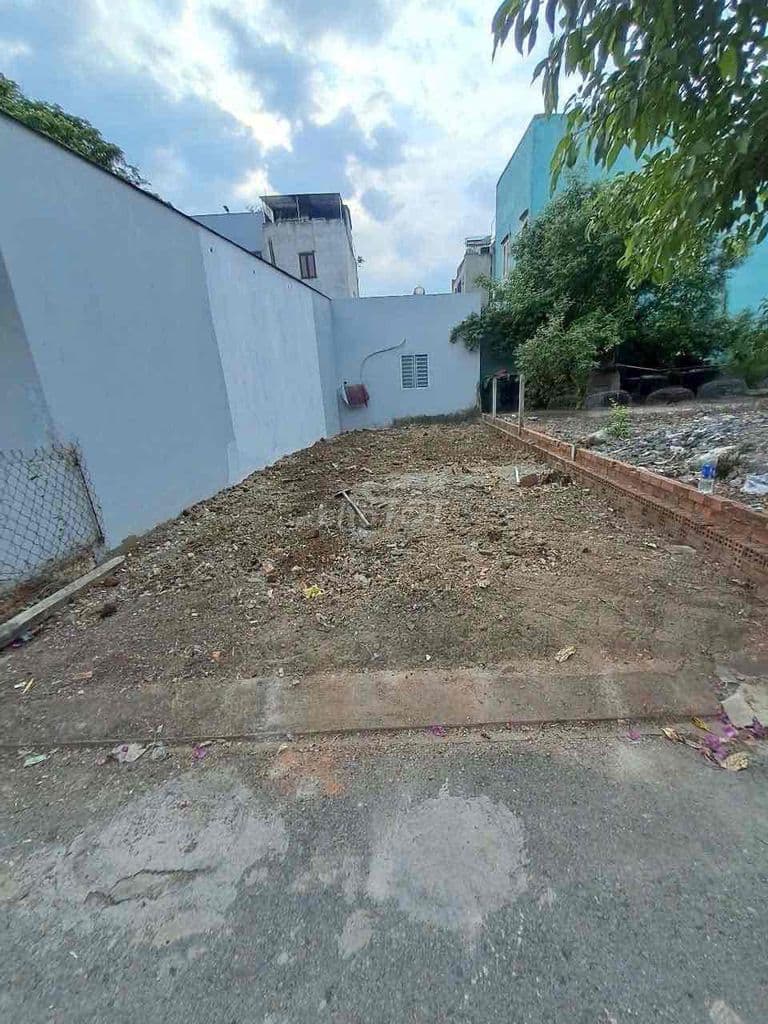 Chính Chủ Bán Đất Ngay Chợ Xuân Thới Thượng 5 x 14 Thổ Cư Giá 2,85 Tỷ