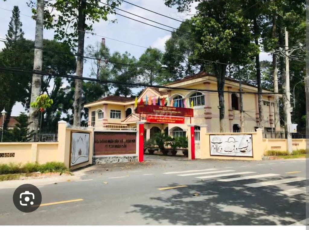 Đất thổ cư mặt tiền đường nhựa có gpxd