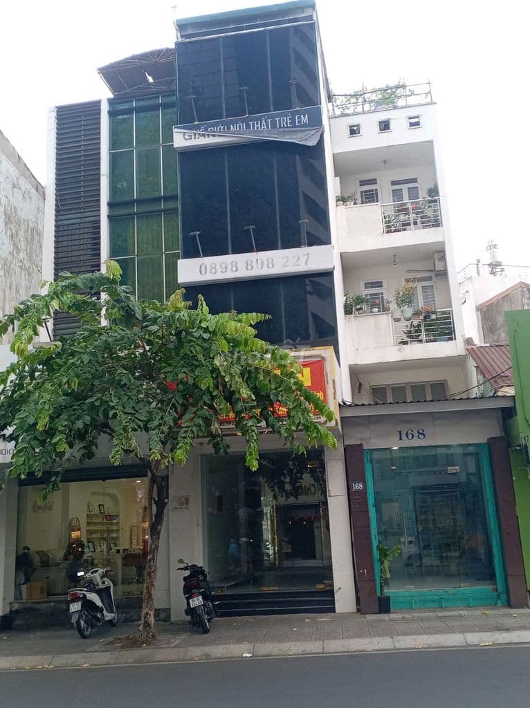 Bán nhà mặt tiền đường Đinh Tiên Hoàng, Quận 1