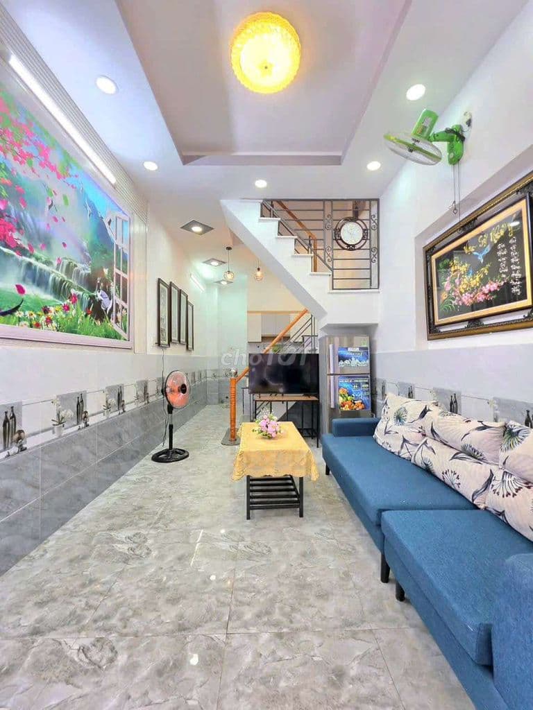 nhà sổ hồng 2 lầu 4pn gần Phú Mỹ Hưng quận 7 giá 2.2 tỷ