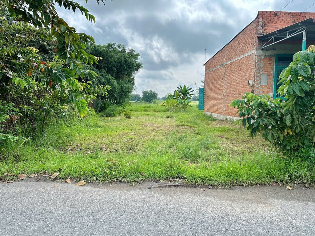 CẦN BÁN GẤP LÔ ĐẤT MẶT TIỀN tại TL7 CỦ CHI.DT 249m2 giá CỰC KỲ TỐT