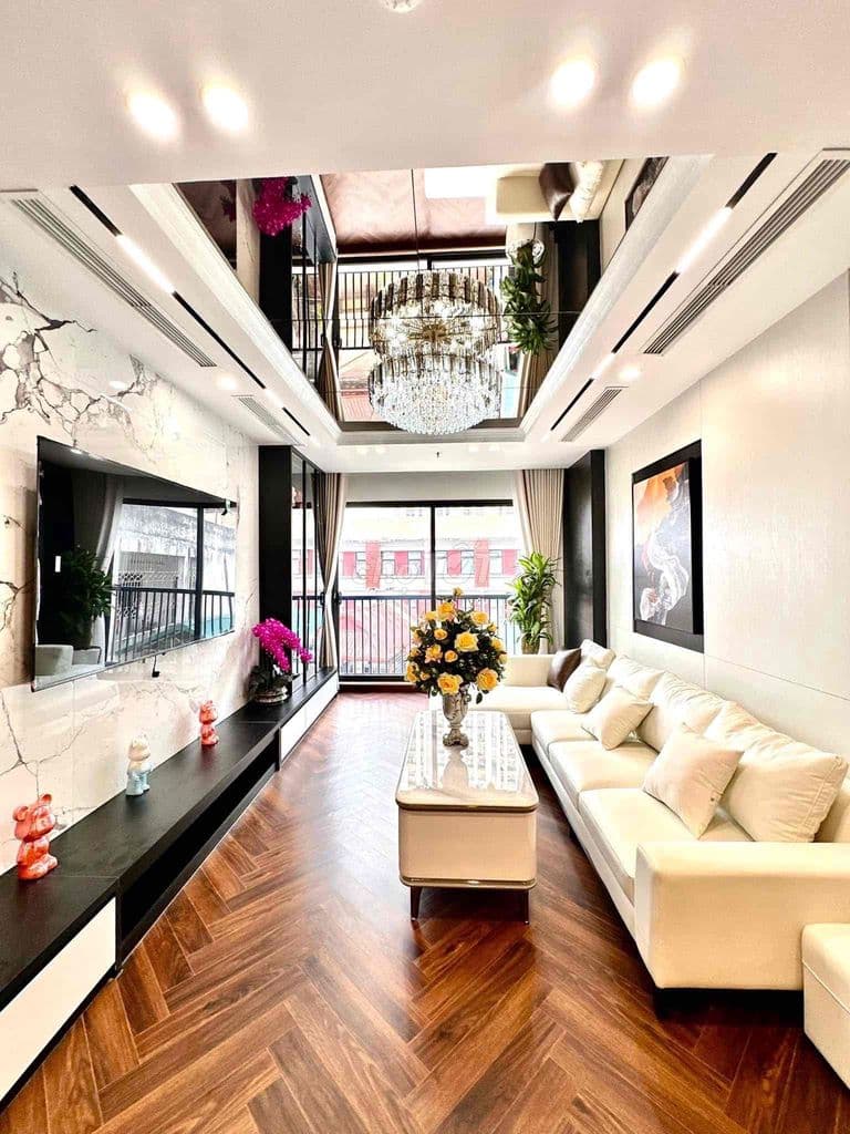 Ô tô đỗ cửa phố Đại La, Thang Máy, lô góc 2 thoáng sáng 51m*6T.