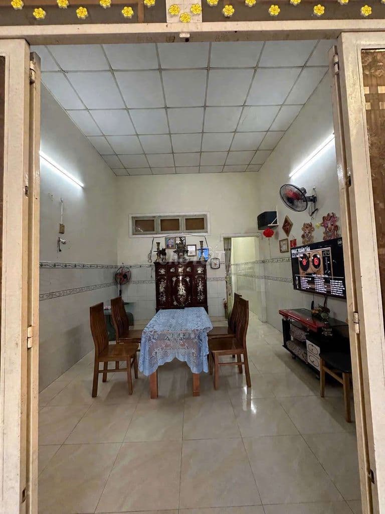 Bán gấp nhà mặt tiền đường. DT 4 x 20m. 2 tầng. Giá chỉ 5.9 tỷ - Ảnh 2