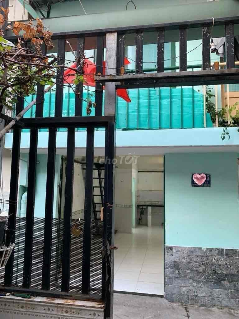 Bán gấp Nhà riêng Tỉnh Lộ 10, BTân, 32m2, 2 tầng, sát KCN Pouchen, 2t5