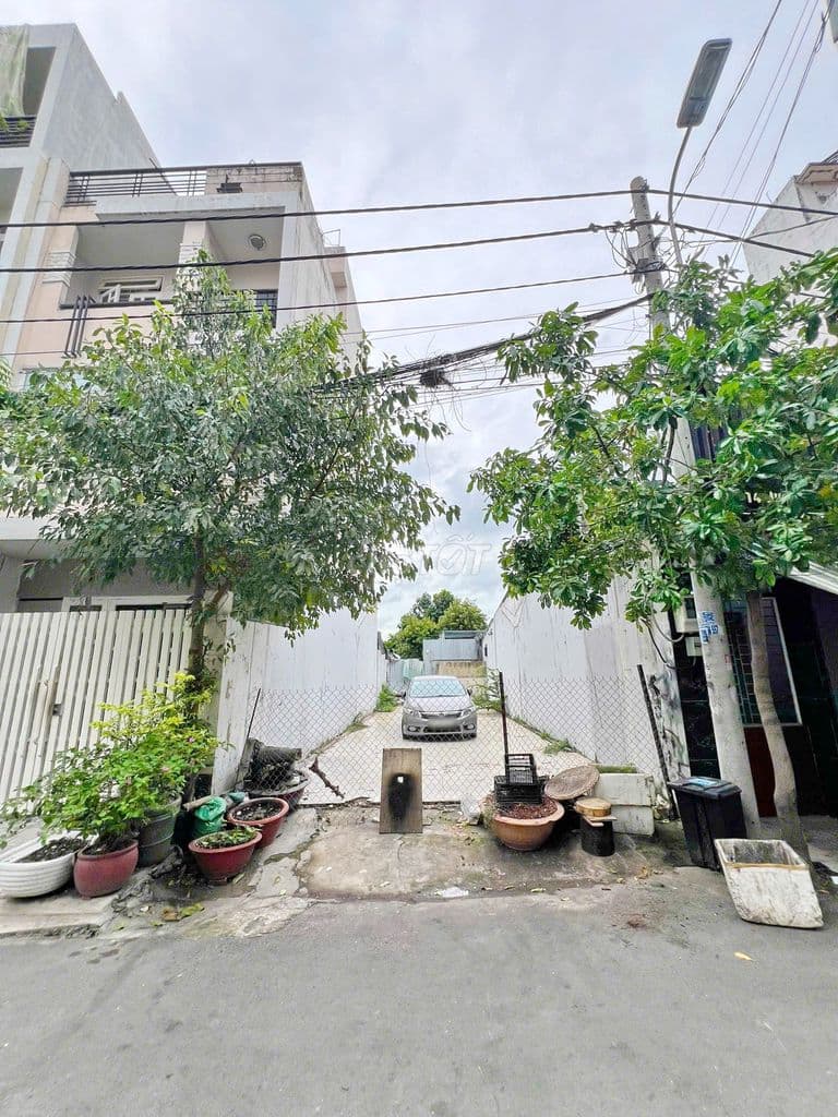 5x18m, hướng Nam - Đất mặt tiền đường số Lâm Văn Bền Q7