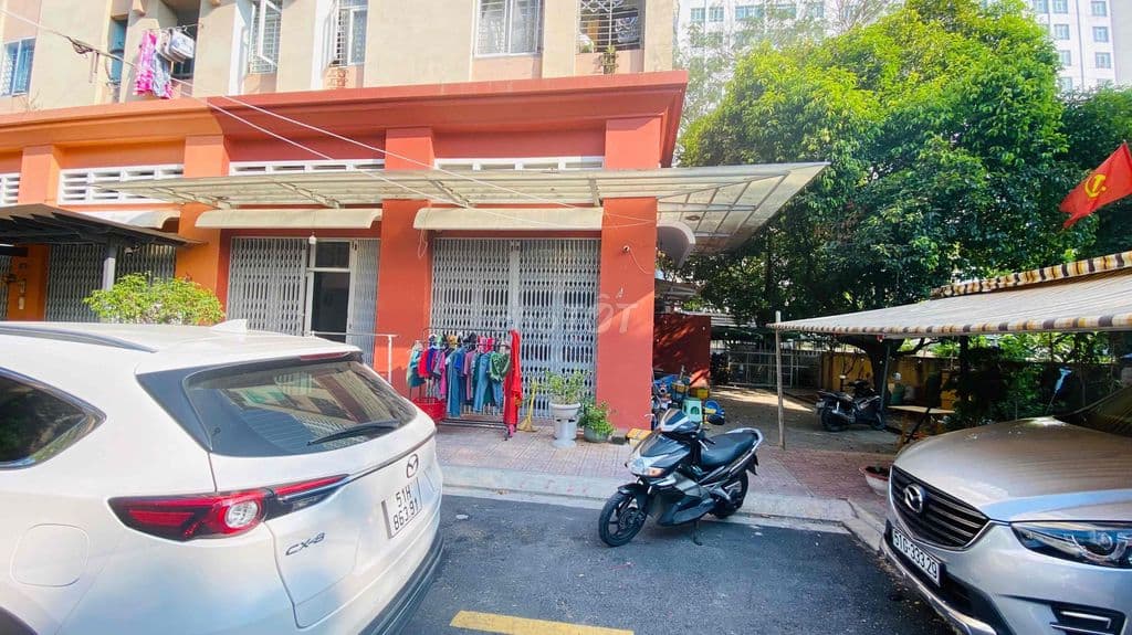 Bán CHCC ngay TTHC Q.8 căn góc 8m x 8m, DTSD: 115m2, 3PN, 2WC -SHR