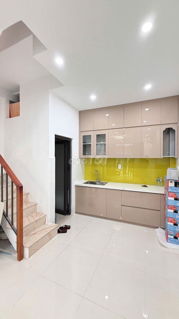 Nhà 34m2 đất, đúc thật 1 lầu 2pn 2wc HXH đường Hoà Bình, Q. Tân Phú - Ảnh 3