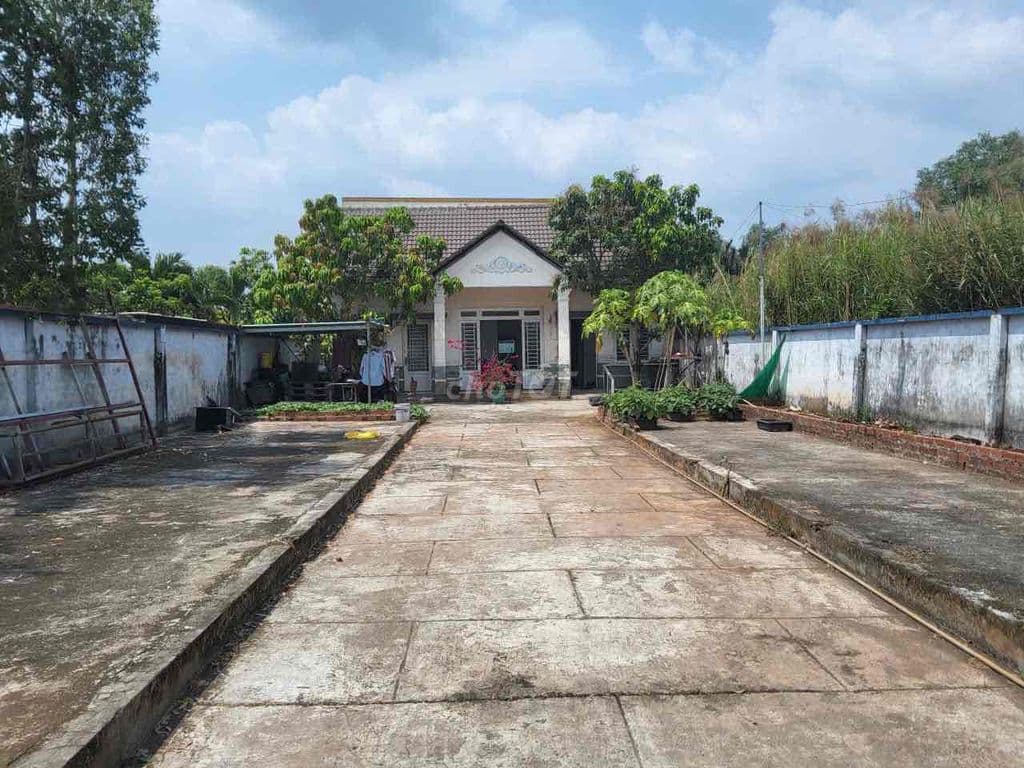 BÁN NHÀ CẤP 4 — Đường TRƯỜNG LƯU - 18 TỶ/440M2
