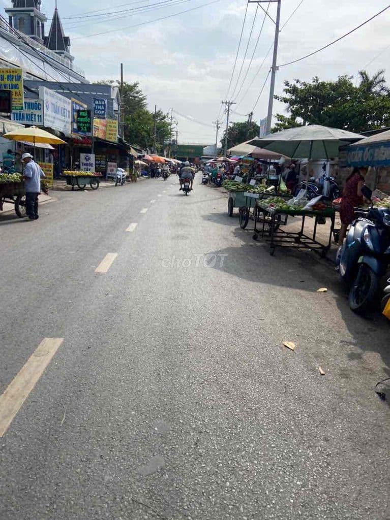 bán đất thổ cư. Dt: 5x25m, gần chợ gấu nhà thờ Tân Đông lê Văn khương