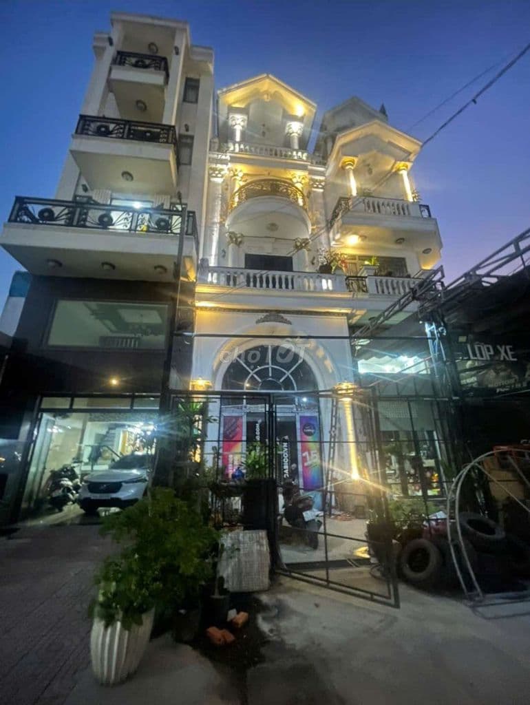 Nhà MT Lê Đức Thọ, DT 5x24m: Trệt Lững 2 Lầu Sân Thượng