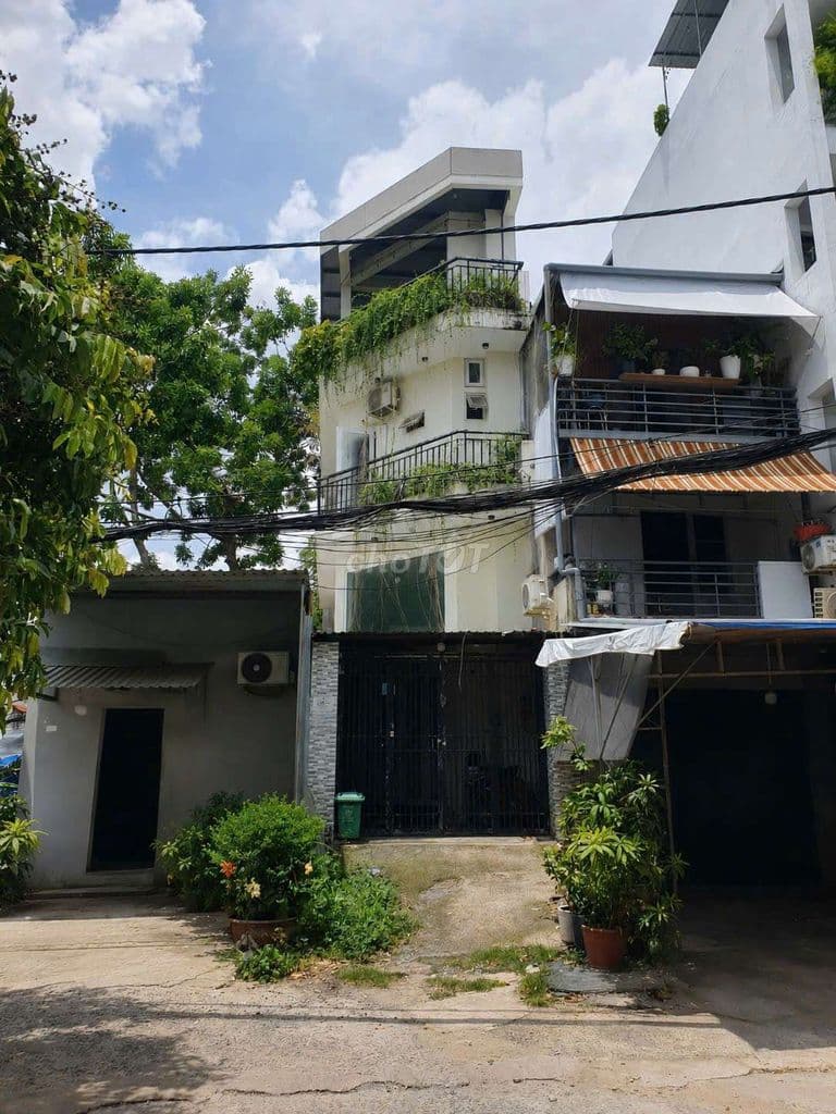 Gò Vấp-Hẻm oto-4 tầng ~50m2-Nhỉnh 5ty. Đang cho thuê 10tr/th