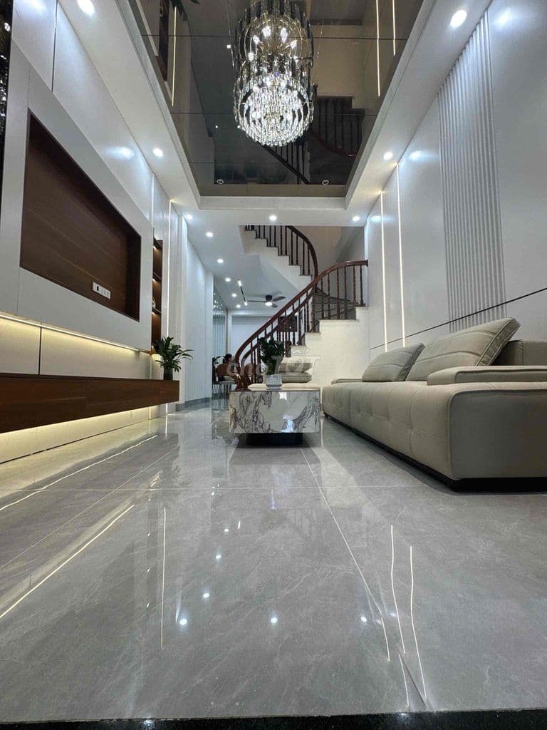 Phố Bằng Liệt – Ngõ thông – Kinh doanh - Ôtô đỗ cửa - 42m2 - Ở ngay