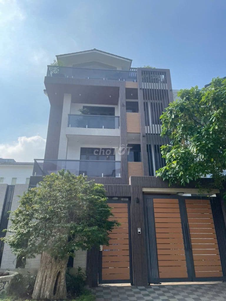 Biệt thự siêu đẹp 281/10/2 Bình Lợi. DT 10X19M. Trệt 2 lầu MCCT