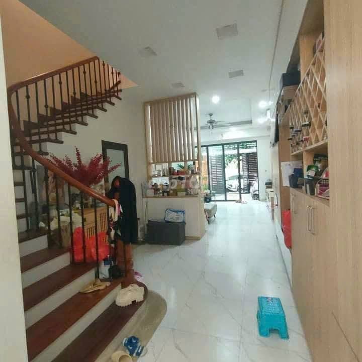 bán nhà 92m2 Trung Kính 4 tầng gara ô tô tránh - Ảnh 2