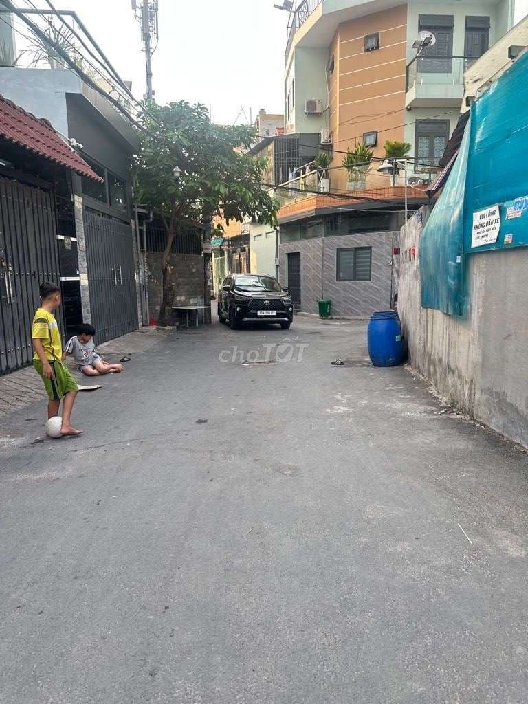 BÁN NHÀ 4 TẦNG DTSD 240 HẺM XE HƠI ĐƯỜNGNGUYỄNẢNHTHỦPHƯỜNGTRUNG MỸTÂY