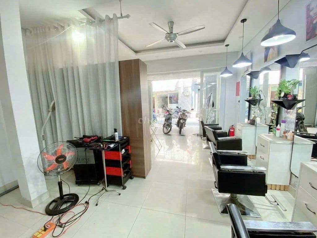 Mẹ em cần bán gấp nhà gần chợ Qui Đức, Giá 960Tr - Ảnh 2