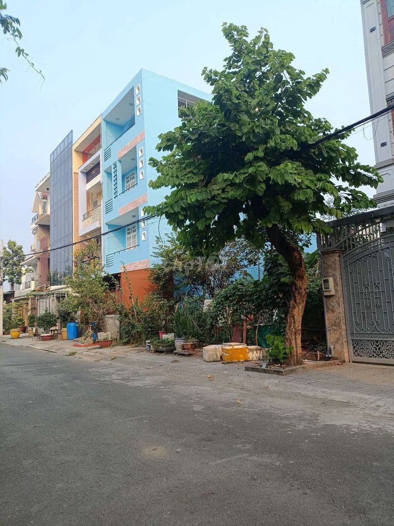 Nhà mặt phố đẹp, rộng rái thoáng mát, khu dân trí cao, cần tiền bán - Ảnh 2