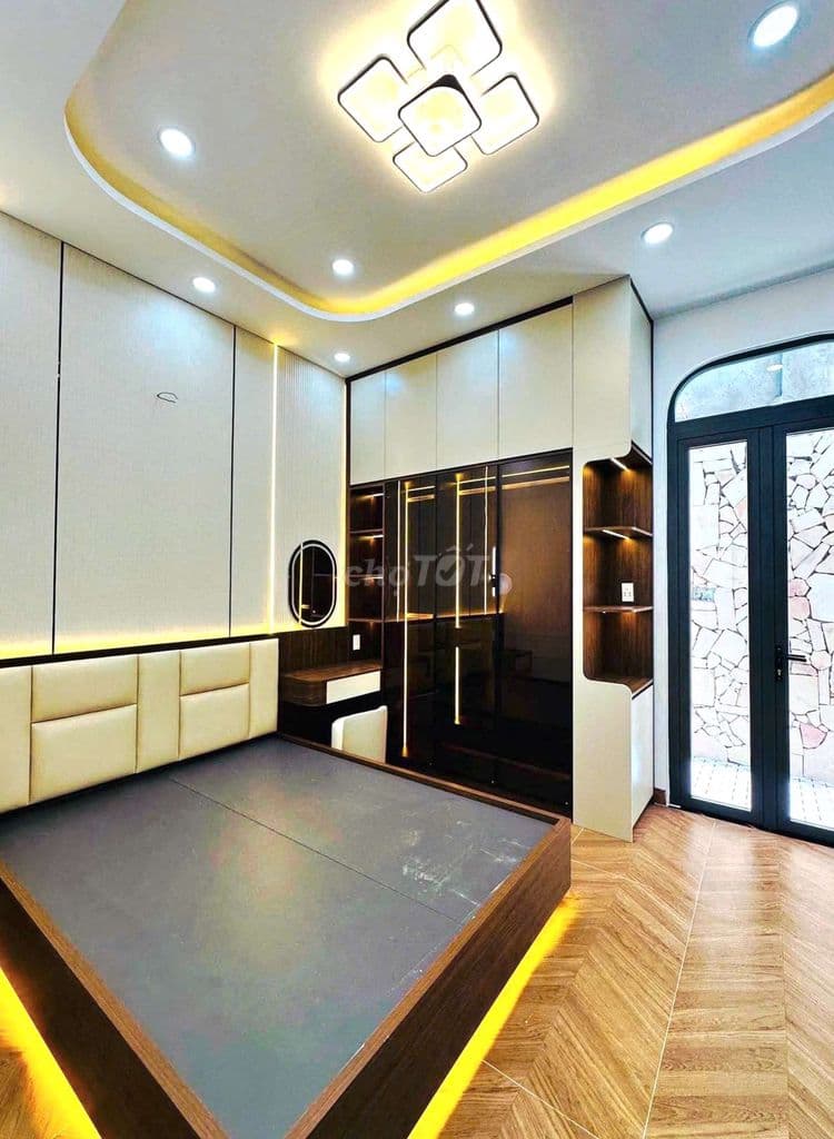 Nhà 2 Tầng, hẻm xe hơi, 3 căn ra mặt tiền