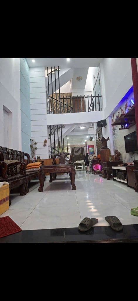 BÁN NHÀ GV sát emart2