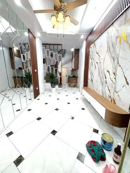 bán nhà 20m 4 tầng Lĩnh Nam giá 3.9 tỷ