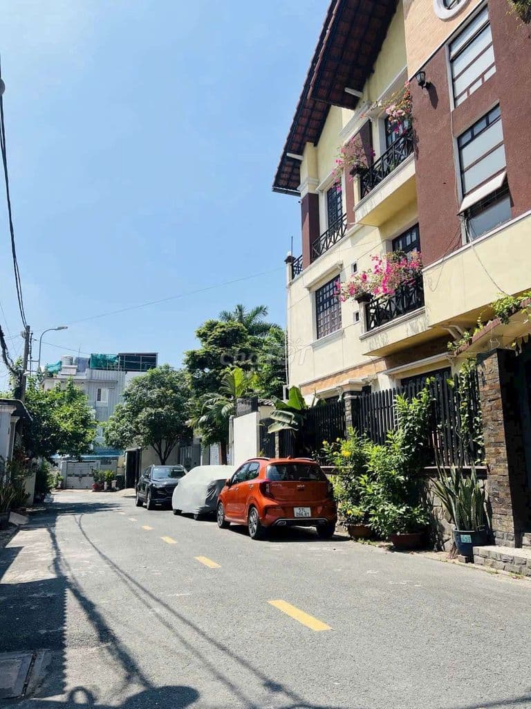 NHÀ 3 TẦNG - KHU VÍP KIẾN THIẾT HIỆP PHÚ CHỈ NHỈNH 6 TỶ