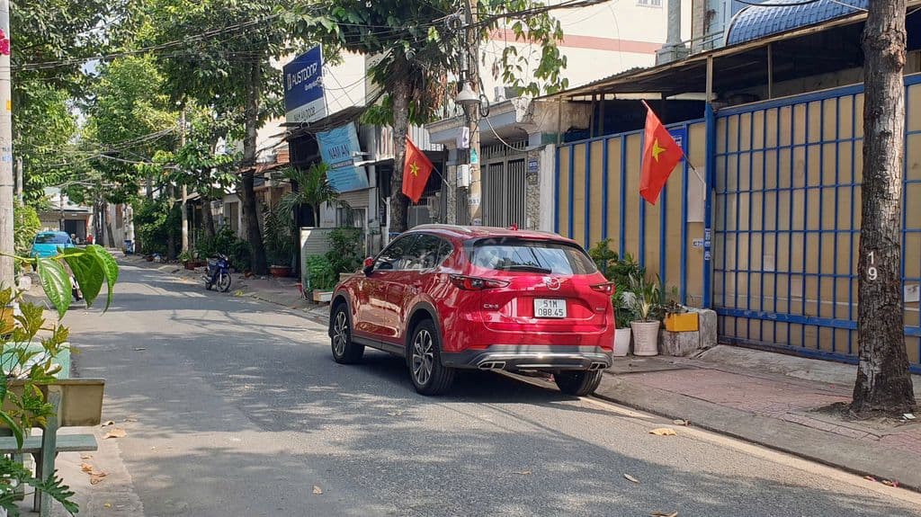 Biệt thự mini 8x20m, 1 lầu + mái ngói, đường 10m, gần chợ Bà Điểm HMon - Ảnh 2