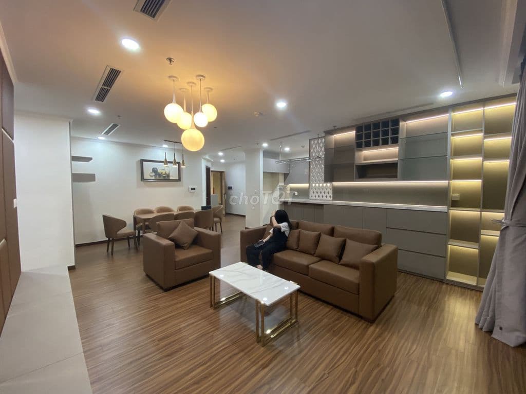 Bán căn hộ 3PN Vinhomes Central Park 128m2 nội thất cao cấp sổ hồng - Ảnh 2