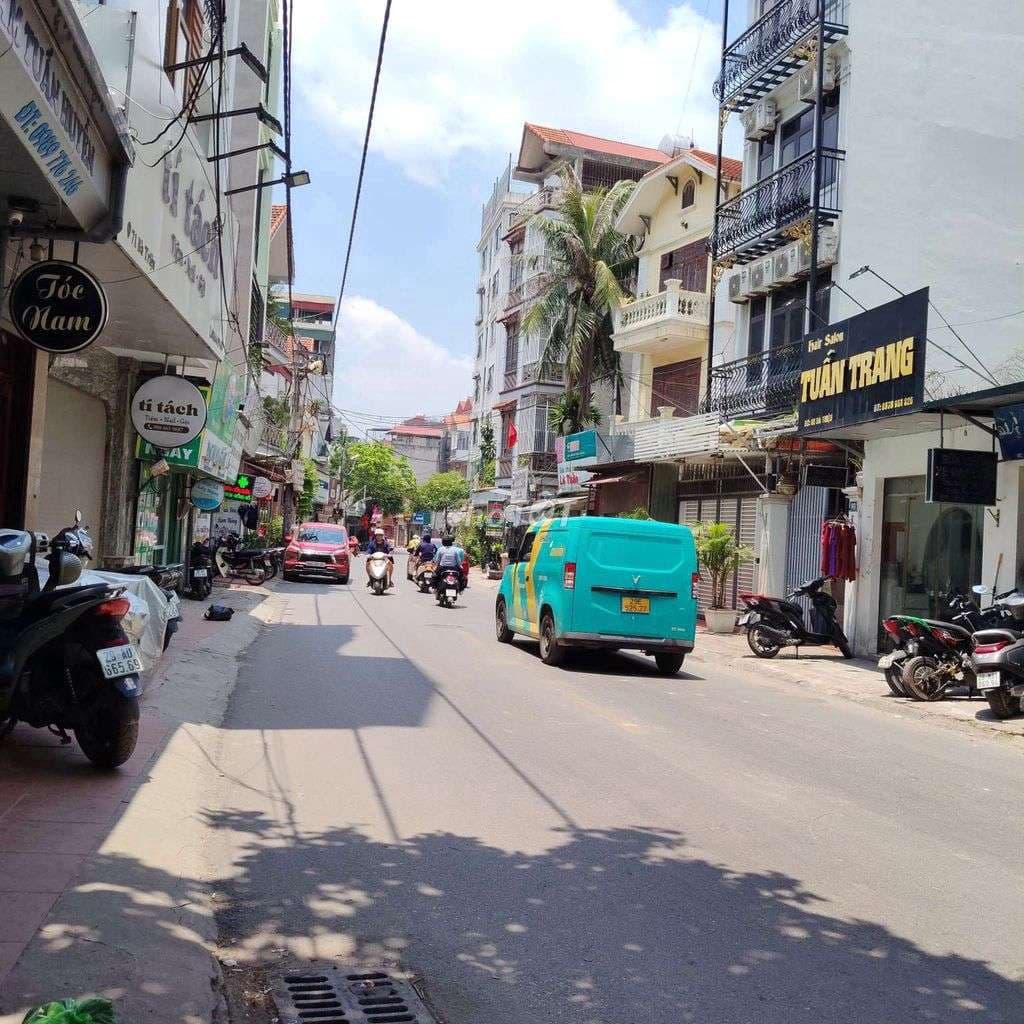 Bà Triệu lô góc 50m mt4.7m 5t,trước nhà rộng,ngõ nông,vài bước ra phố - Ảnh 2